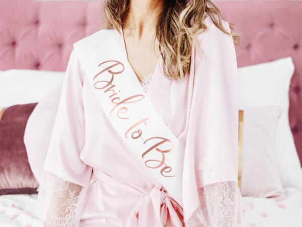 Faixa “Bride to Be” Branca – 75 cm - Image 3