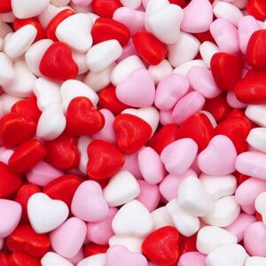 Corações 3D em açúcar vermelhos, rosas e brancos para decoração de bolos e cupcakes.
