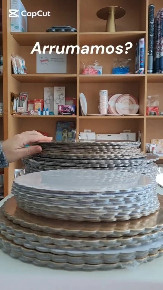 A reposição chegou… e agora é isto 😅

Mas as boas notícias: já há mais bases novamente 🙌

#muffin_partystore #cakedesign #basesdebolo