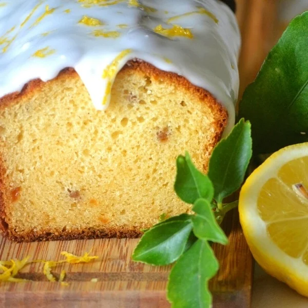 Há sabores que são sinónimo de verão 🍋☀️

Chegou à Muffin o preparado para bolo de limão, perfeito para aqueles lanches demorados, para partilhar à mesa com a família ou simplesmente para aproveitar um momento especial sem precisar de uma ocasião especial.

Porque, às vezes, basta uma fatia de bolo para tornar o dia um bocadinho melhor 💛

São fãs do sabor a limão?

#muffinpartystore #bolodelimão🍈
