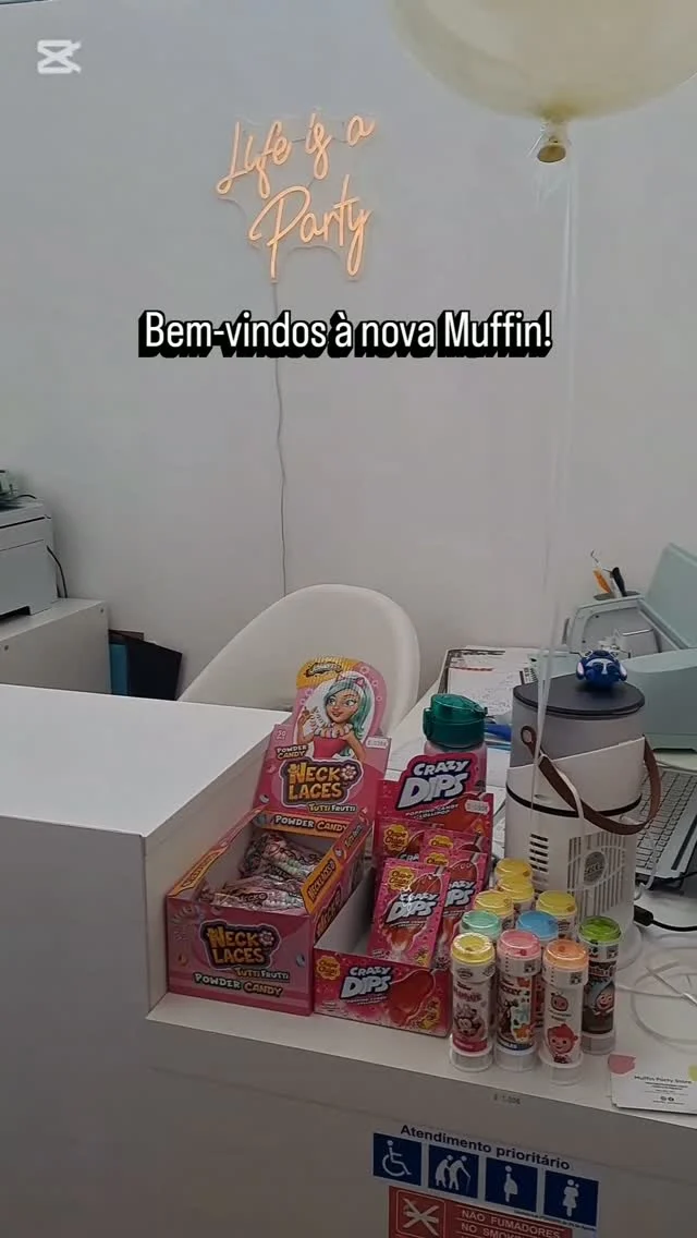 Uma mudança faz-se de caixas, tinta, prateleiras... e muita vontade. 💛

Ao longo das últimas semanas fomos construindo, passo a passo, a nova casa da Muffin.
Ainda há ideias por concretizar, mas já é aqui que recebemos todos os dias quem nos visita.

Se ainda não conhecem a nossa nova loja, hoje é uma ótima oportunidade.
Estaremos à vossa espera no Mercado Municipal de Aljustrel durante o evento À Noite no Mercado.
Venham conhecer a nossa nova casa. ✨