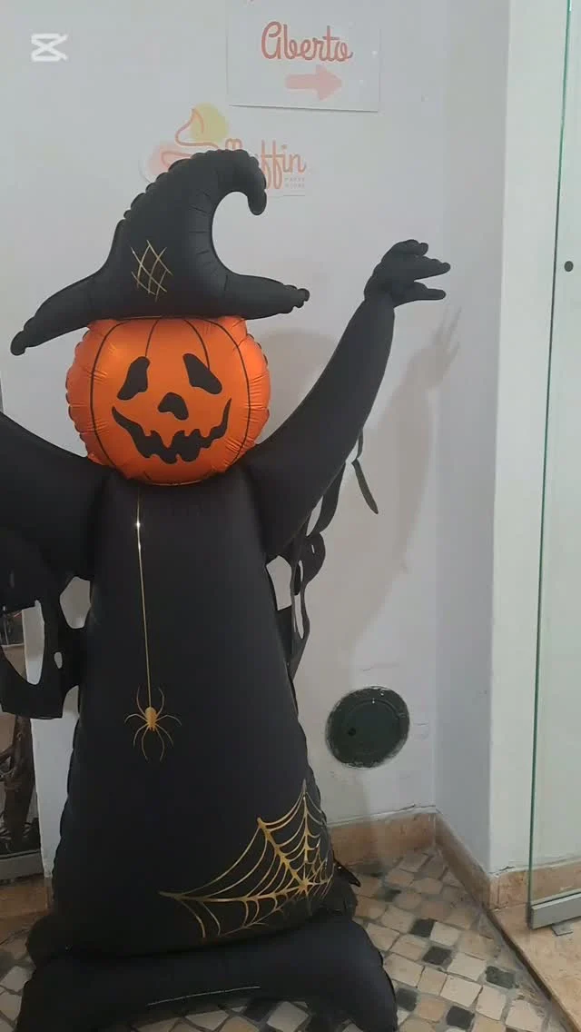 Está a começar… 🎃👻

Aos poucos, a Muffin vai entrando no espírito da época e já há algumas criaturas à solta por aqui. 👀🕷️
Estamos a preparar tudo para a época mais assustadora do ano. 🖤
📍 Muffin Party Store — Mercado Municipal de Aljustrel